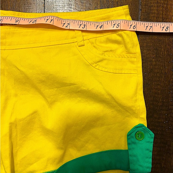 Retro Inspired Little Shorts - Picture 5 of 5